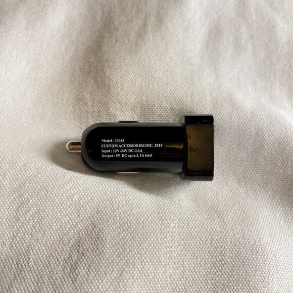 Black Dual USB Charging Block for Car - Picture 5 of 7